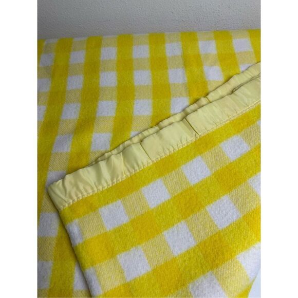 Vtg Stevens Utica Plaid Acrylic Satin Trim Thermal Knit Blanket 76”X90” Twin - Picture 5 of 8